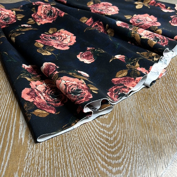 ABERCROMBIE & FITCH Navy Floral Scuba Skirt S - Picture 3 of 8